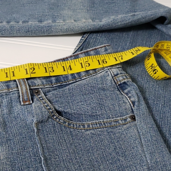 Vintage womens Levi's With Pleat Down The Front - Picture 5 of 6